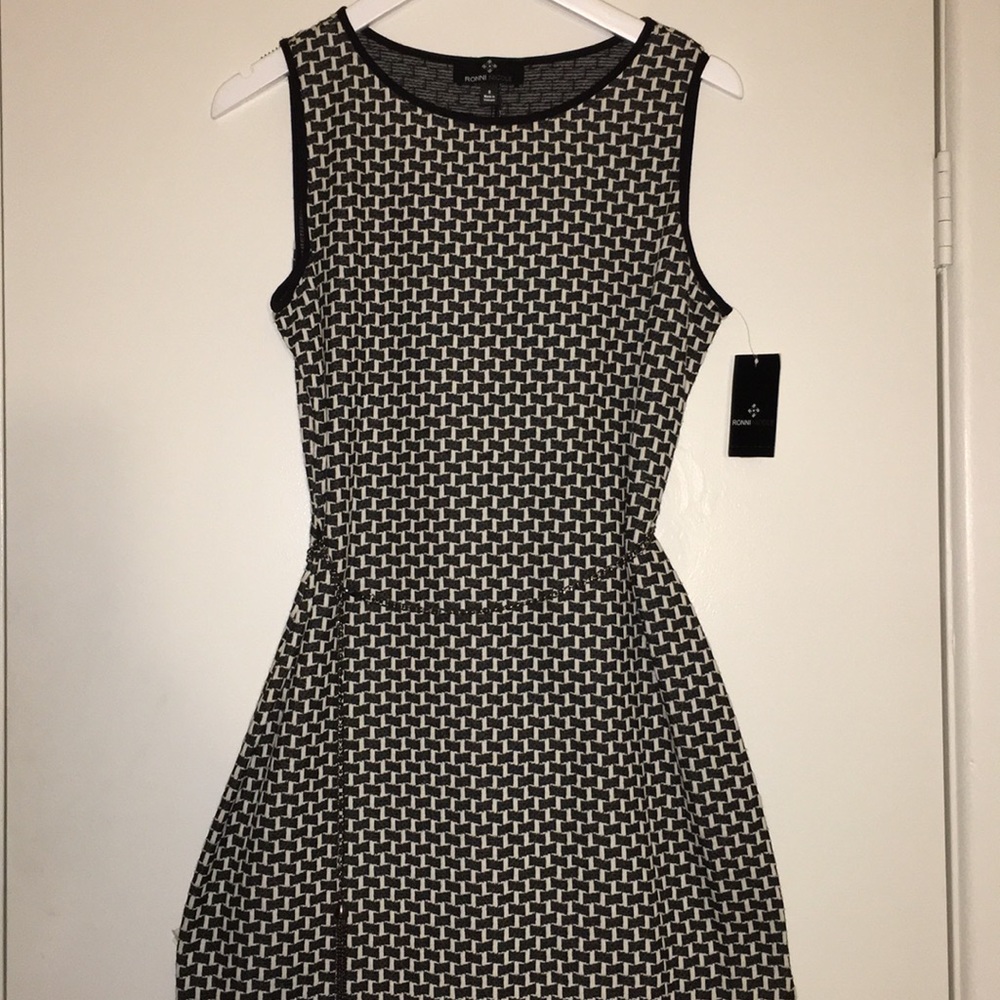 Classic Sleeveless Black and White Dress